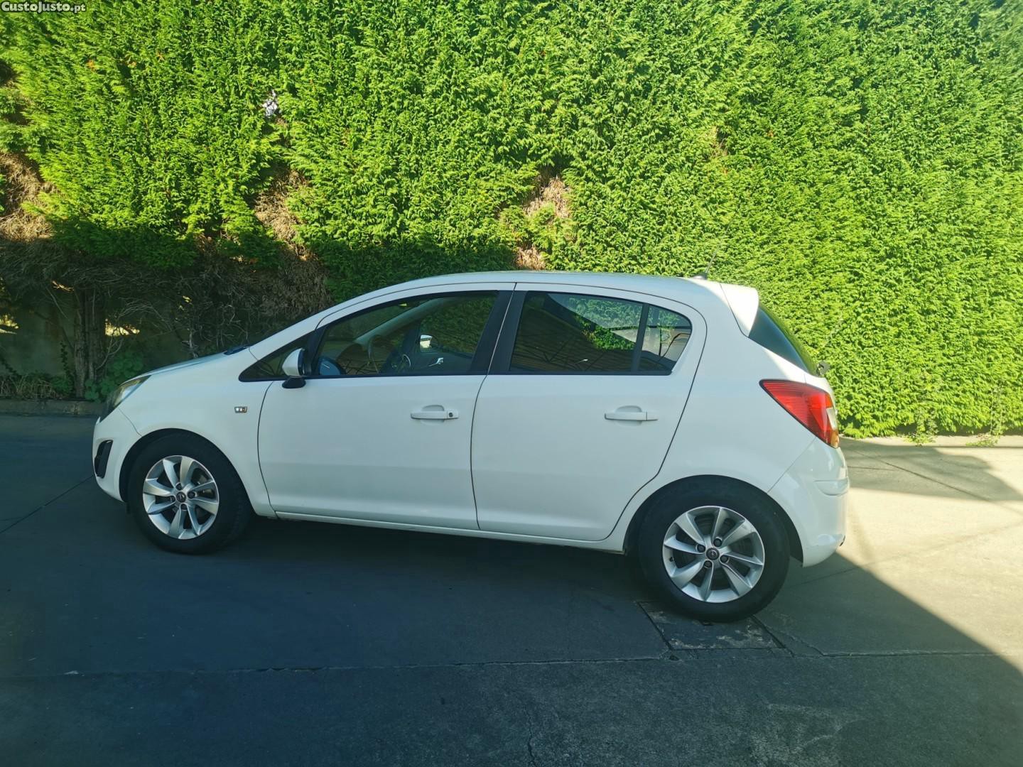 Opel Corsa 1.3 CDTi Business Edition — fotografia 2
