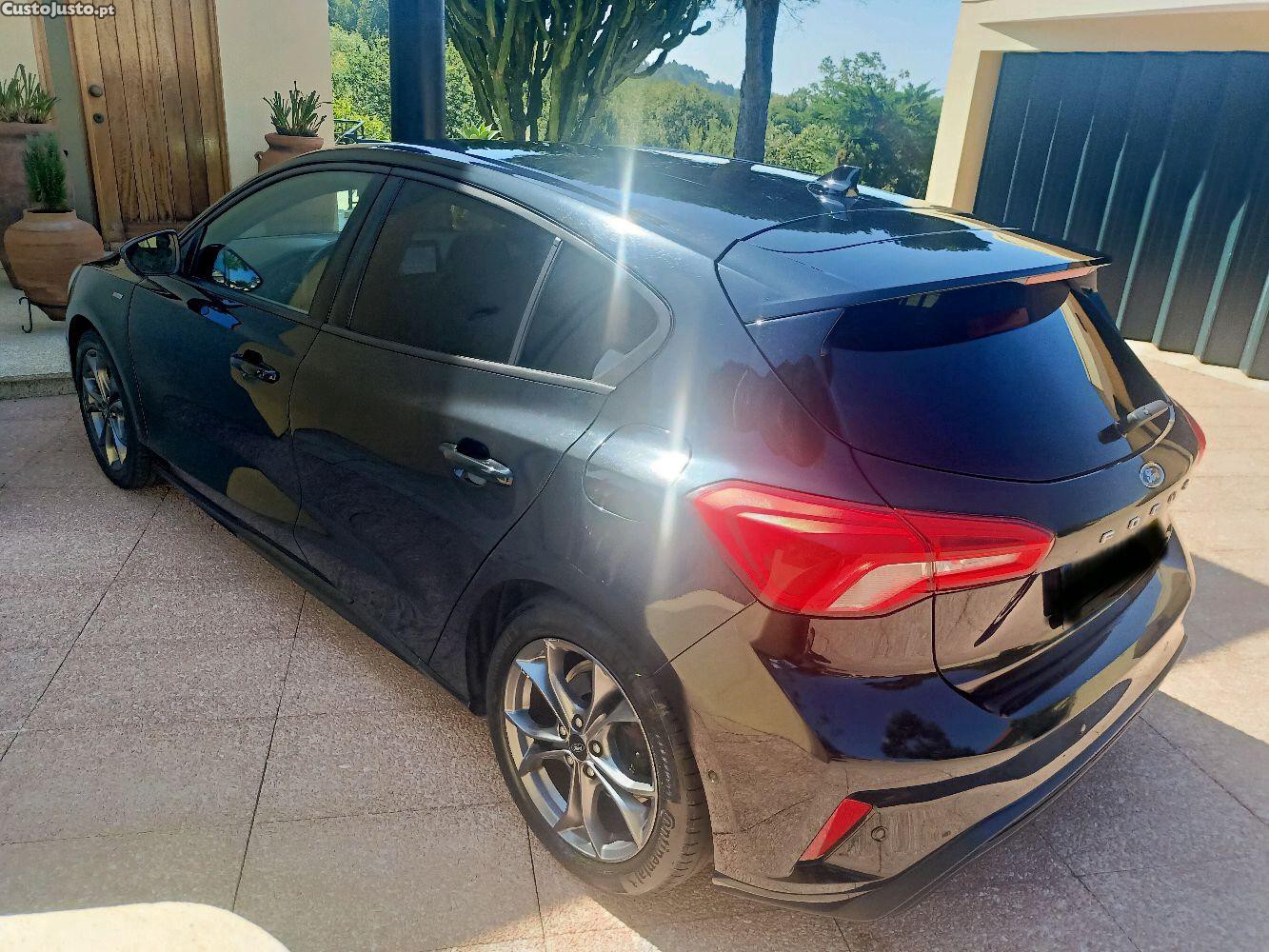 Ford Focus ST-Line 1.0 EcoBoost — fotografia 11