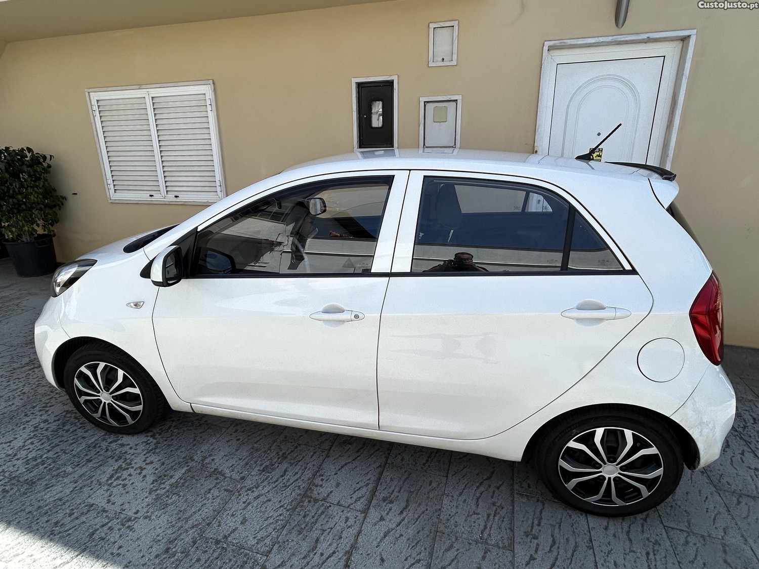 Kia Picanto II — fotografia 10