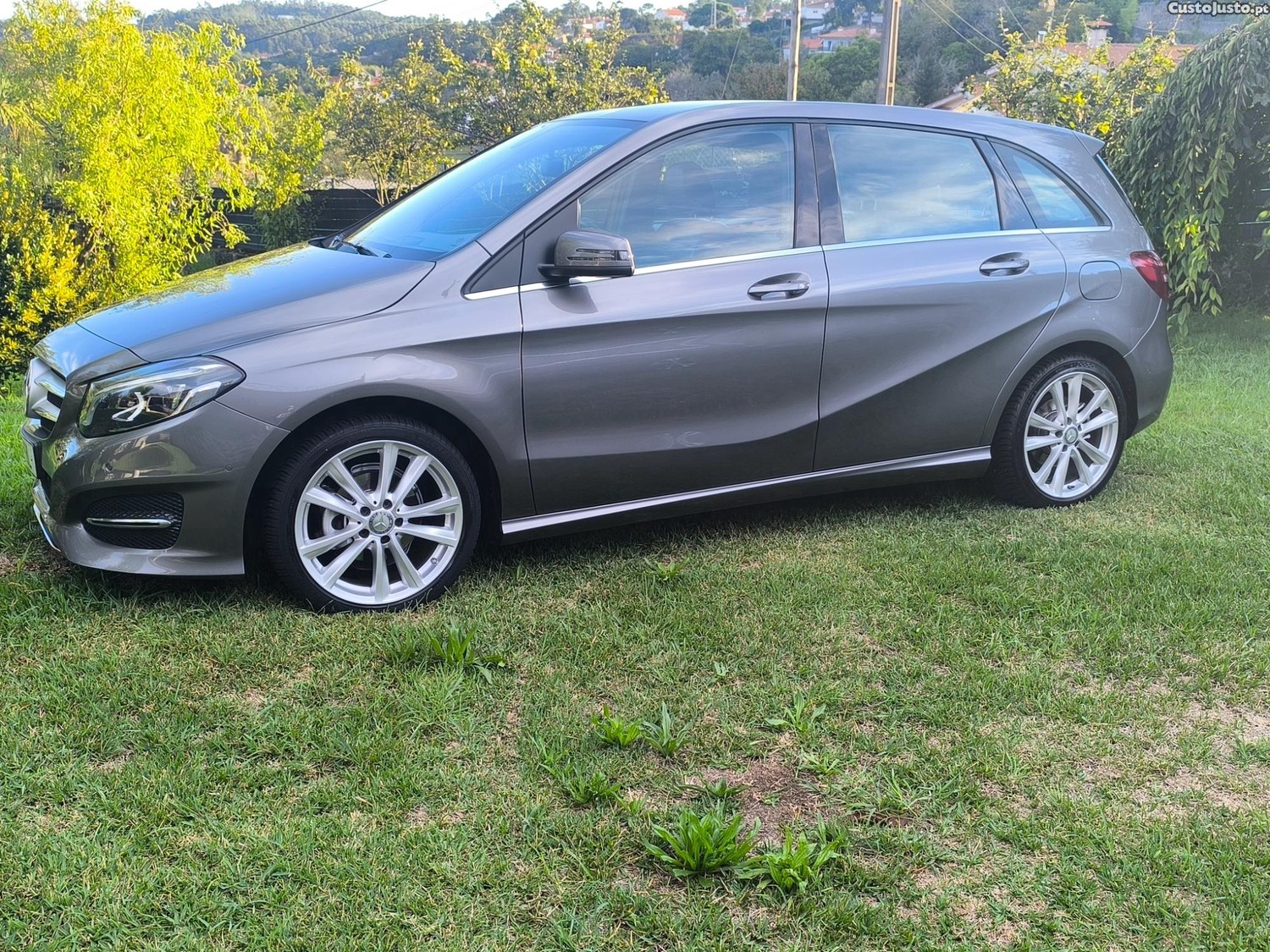 Mercedes-Benz B 180 CDI Automático — fotografia 7