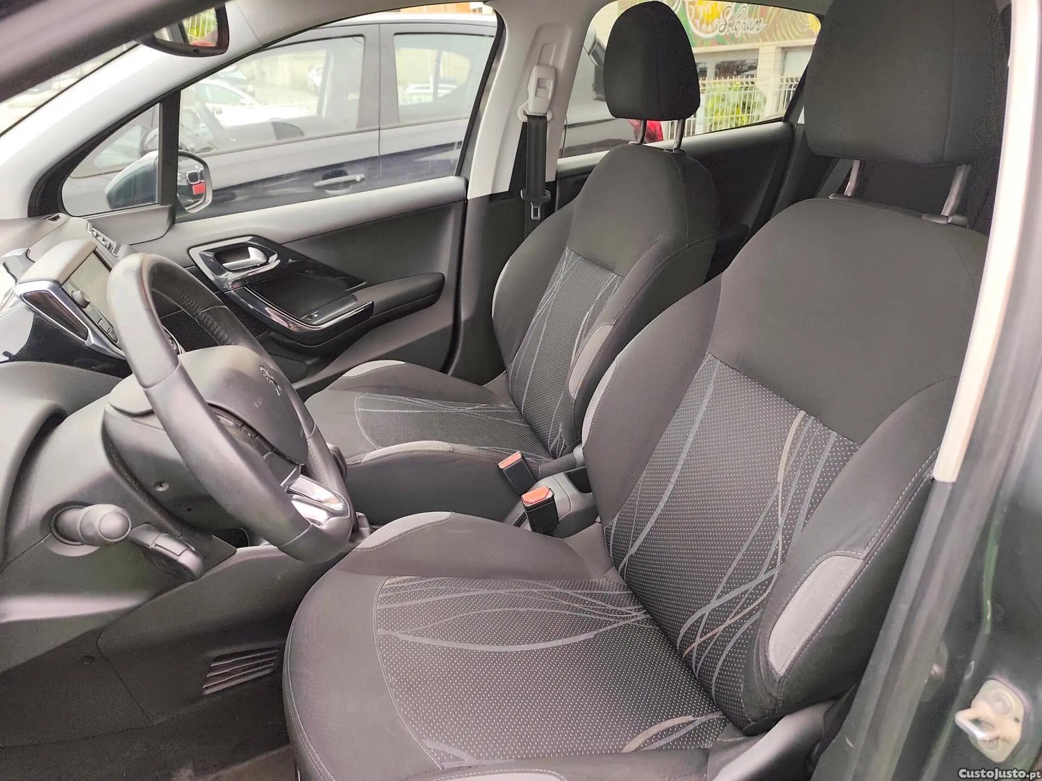 Peugeot 208 1.2 PureTech Active — fotografia 12