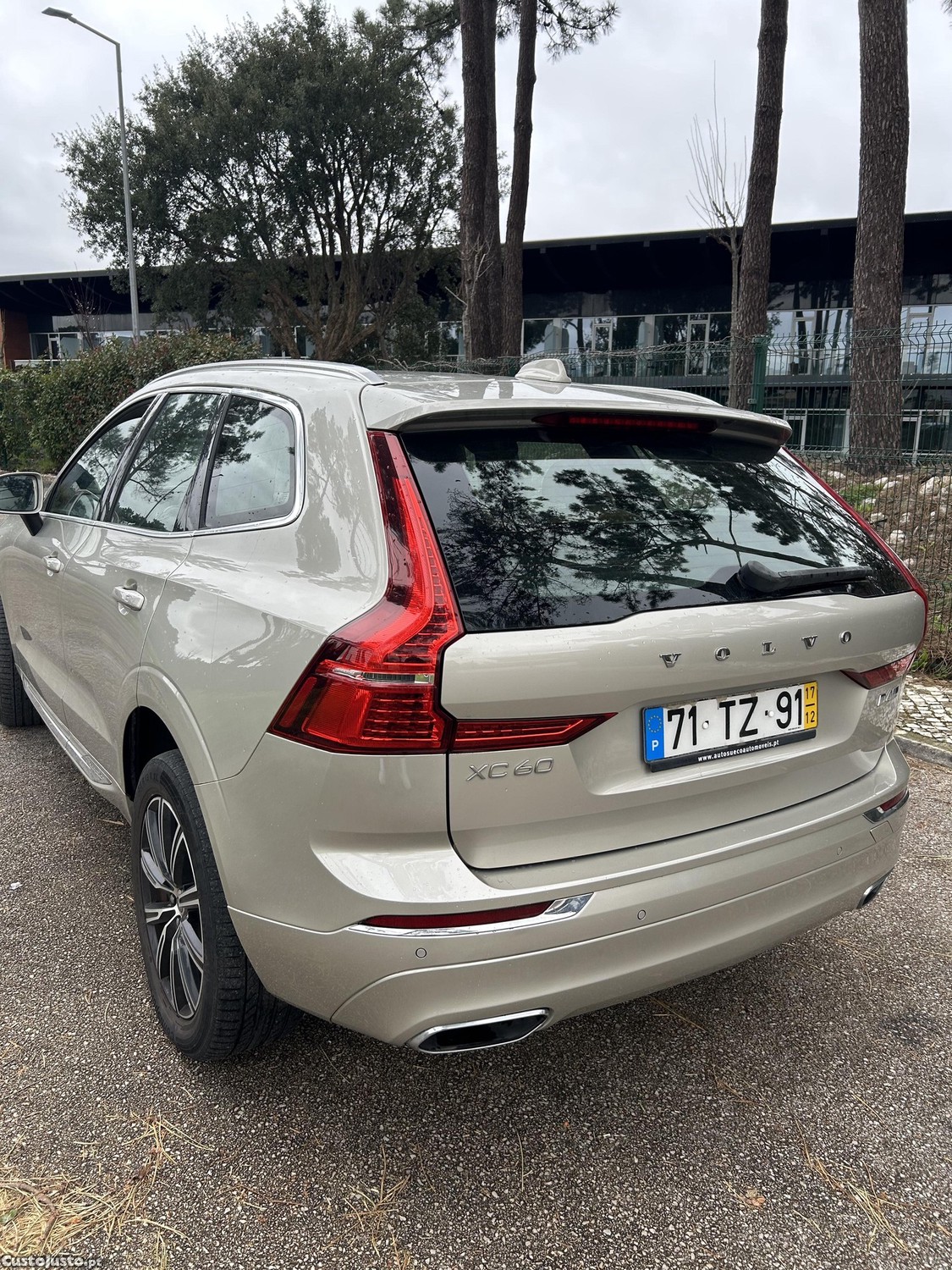 Volvo XC60 2.0 D4 Inscription AWD Gertronic - 17 foto 2