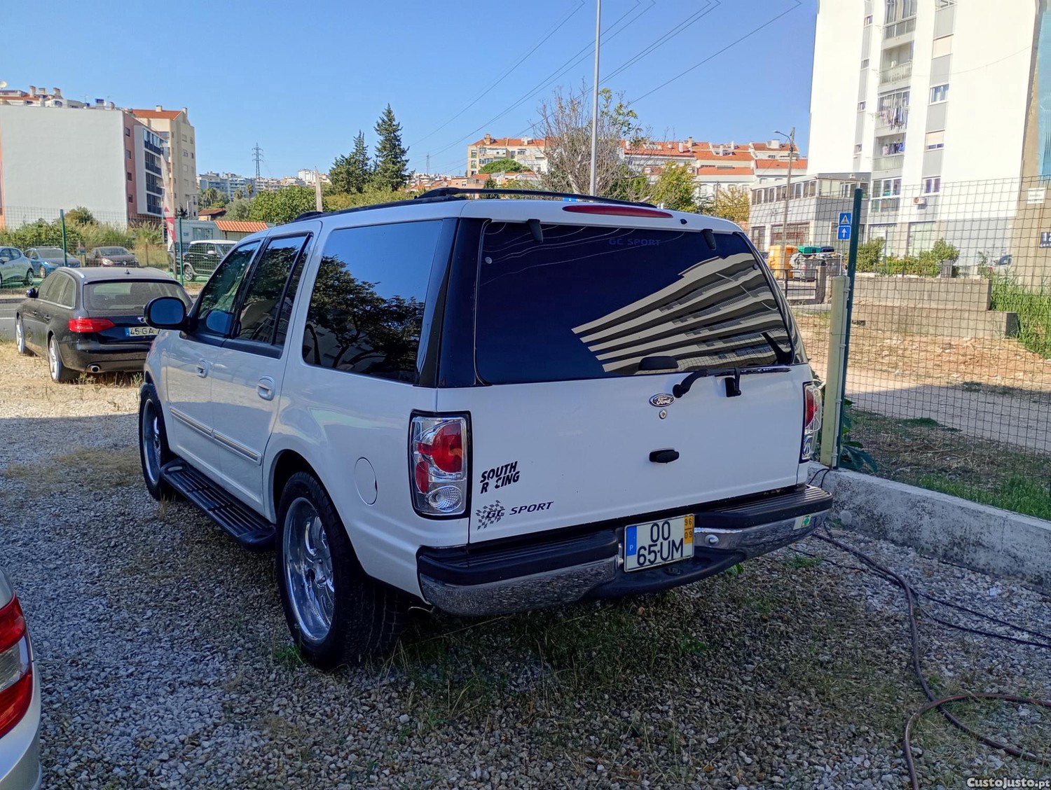 Ford Explorer Sport — fotografia 4