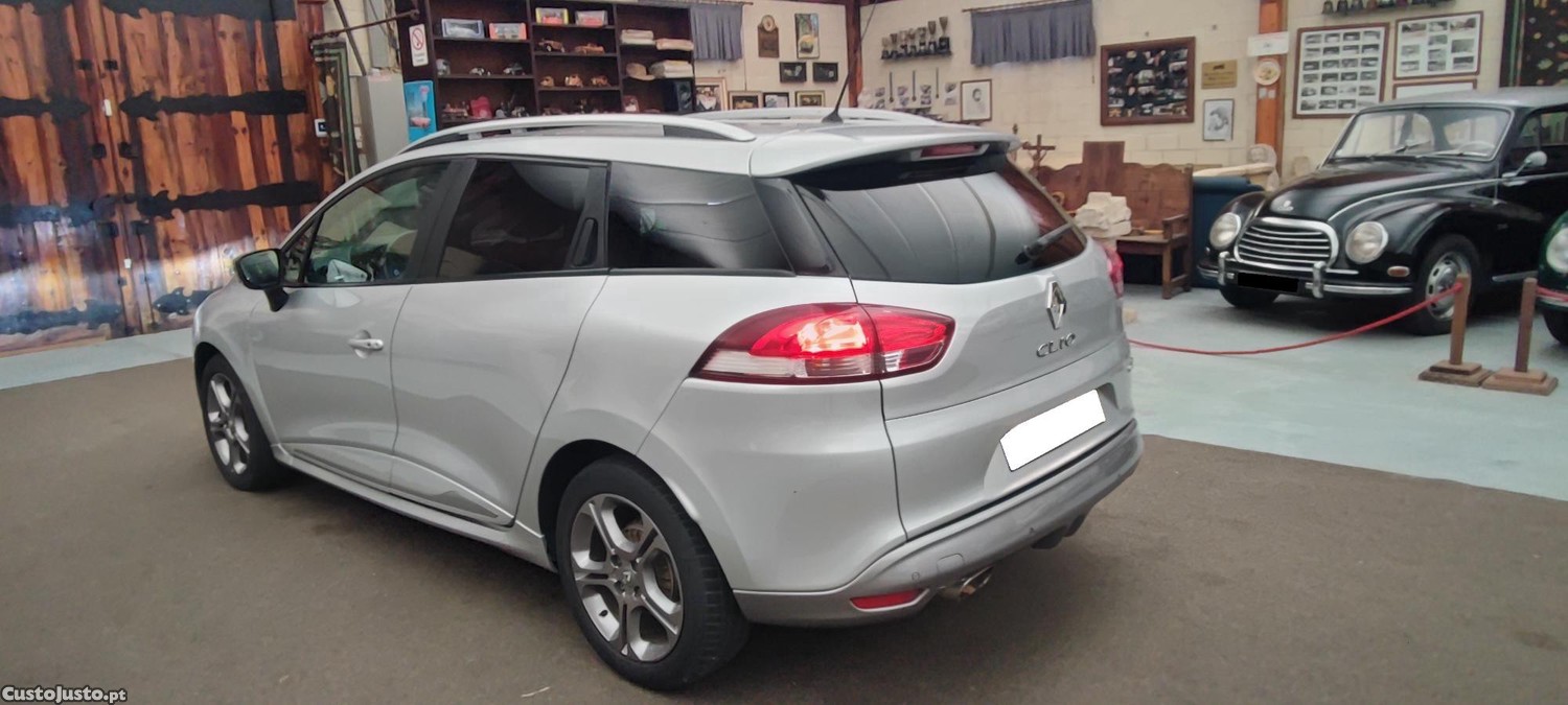 Renault Clio Sport Tourer 1.5 DCi GT Line"Nacional" — fotografia 9