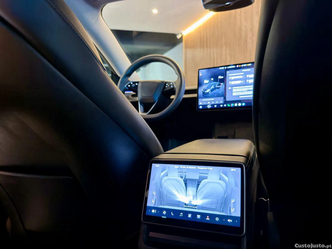 Tesla Model 3 nd — fotografia 14