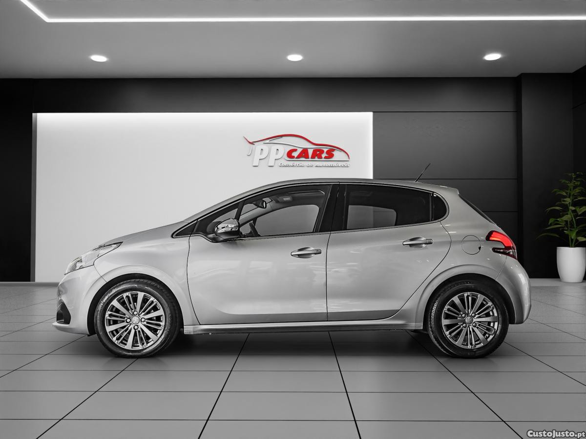 Peugeot 208 1.2 PureTech Signatu - 16 — photo 5