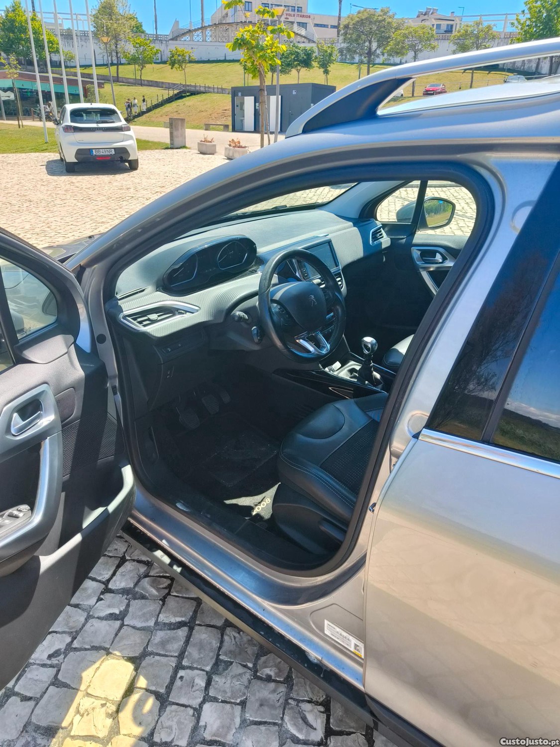 Peugeot 2008 1.5 — photo 2