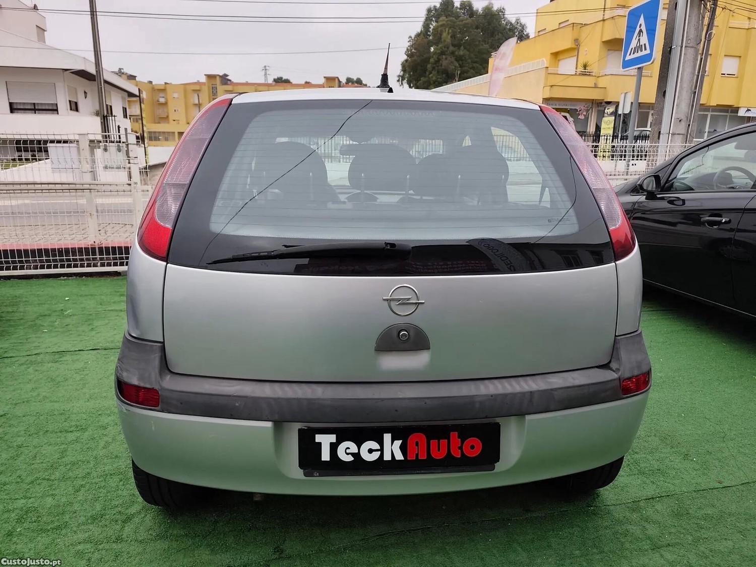 Opel Corsa 1.2 16V Confort — fotografia 14