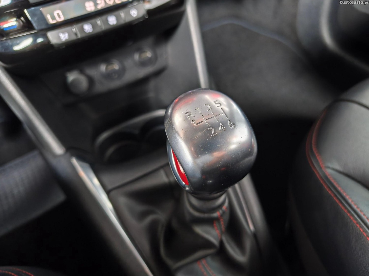 Peugeot 208 1.6 THP GTi — fotografia 10