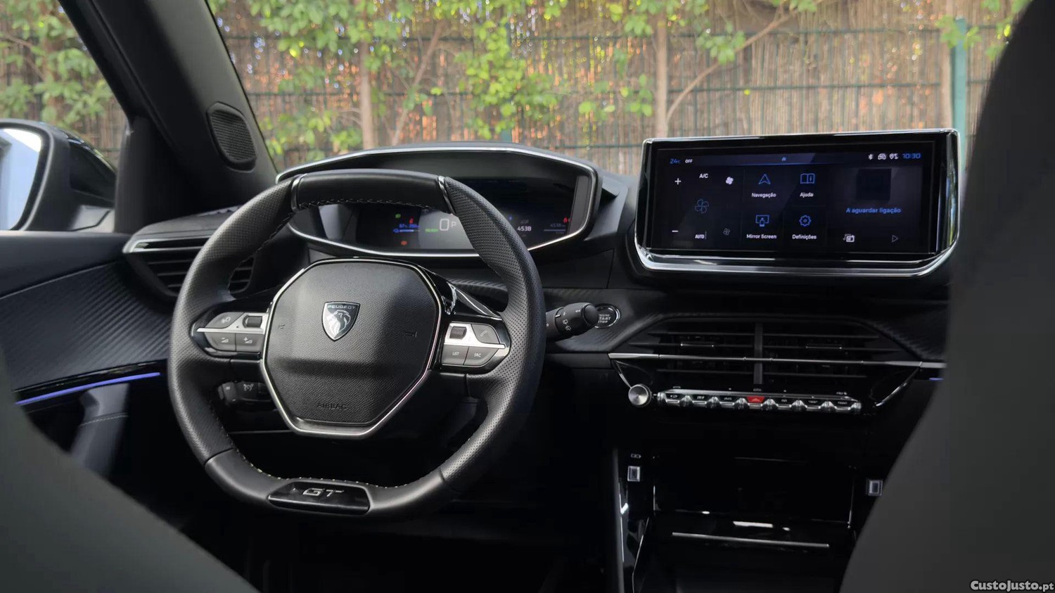 Peugeot e-2008 50 kwh gt line — fotografia 18