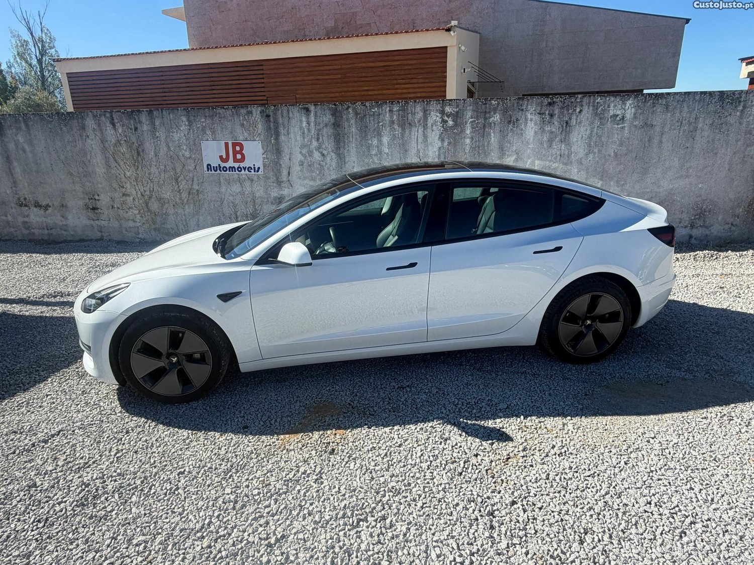 Tesla Model 3 Long Range AWD — fotografia 10