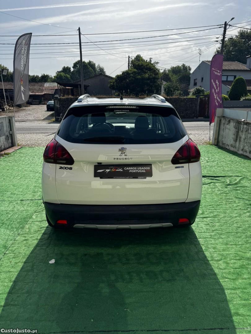 Peugeot 2008 1.2 PureTech Allure — fotografia 14