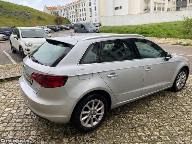 Audi A3 Sportback 1.6 TDI Ambition 105 CV — fotografia 5