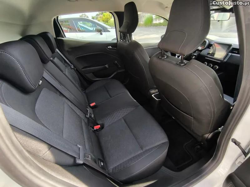 Renault Clio 1.5 Blue dCi Zen — fotografia 9