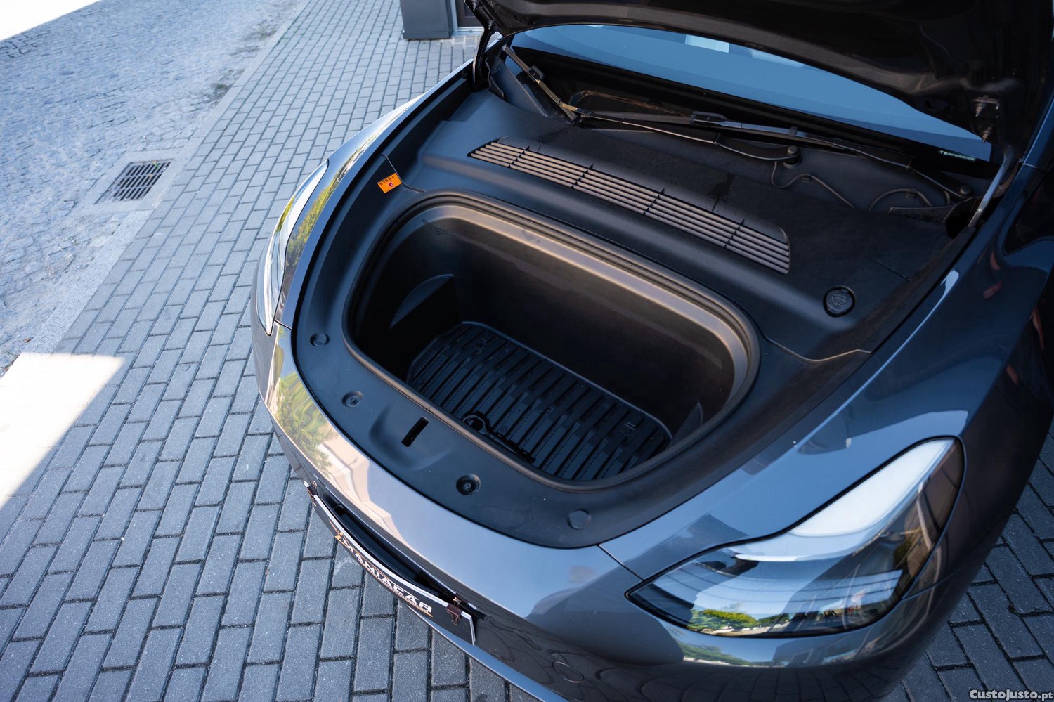 Tesla Model Y Dual motor — fotografia 14