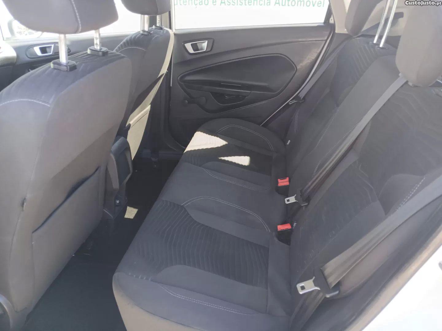 Ford Fiesta 1.0 ti-vct titanium — fotografia 8