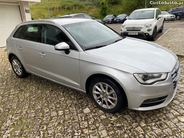Audi A3 Sportback 1.6 TDI Ambition 105 CV — fotografia 10