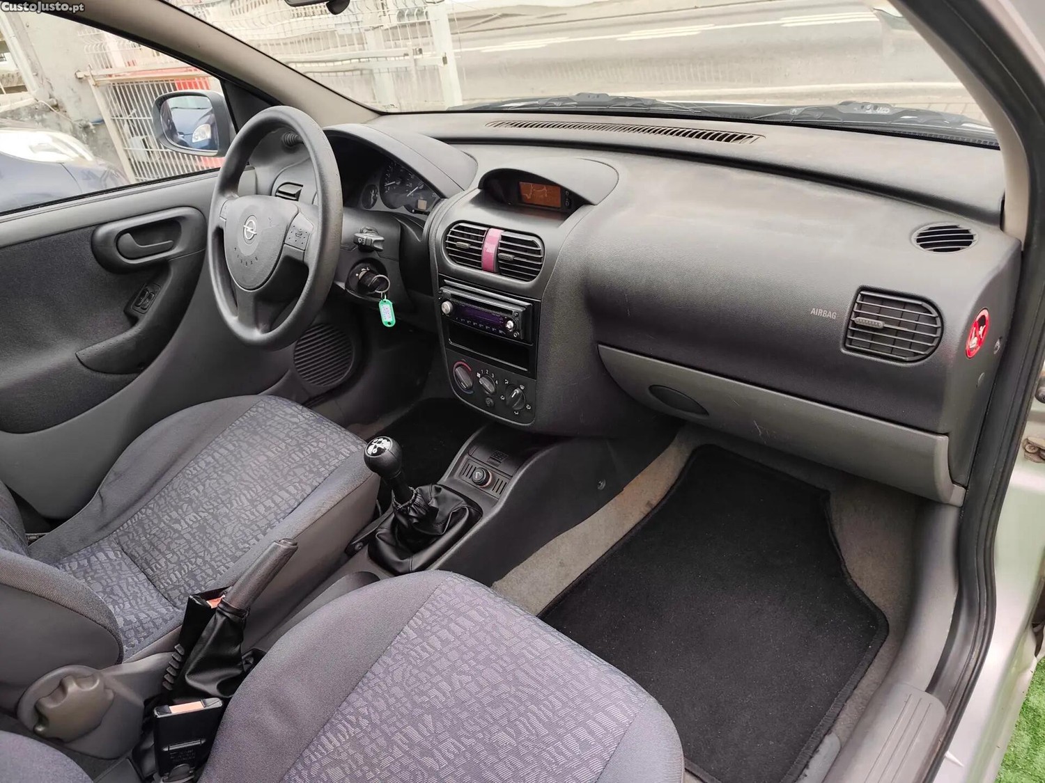 Opel Corsa 1.2 16V Confort — fotografia 12