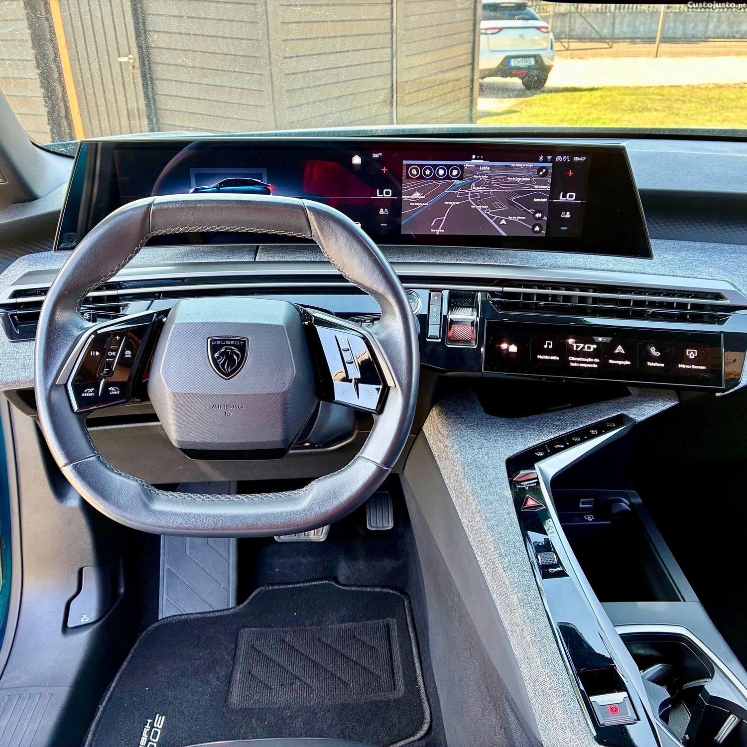 Peugeot 3008 Hybrid Allure — fotografia 14