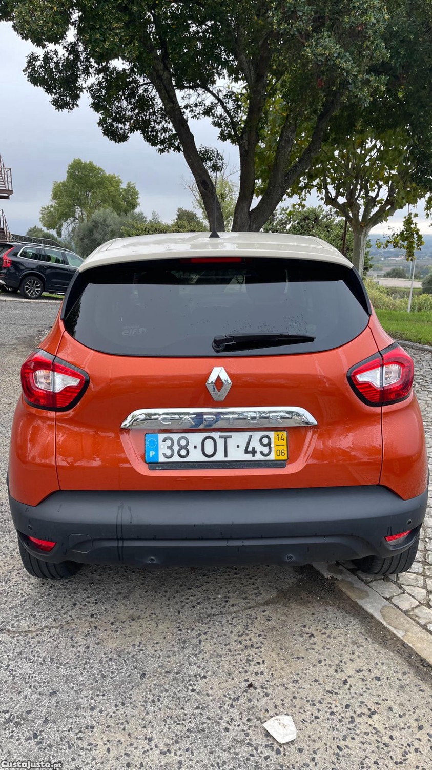 Renault Captur 0.9 TCE Exclusive - 14 foto 2