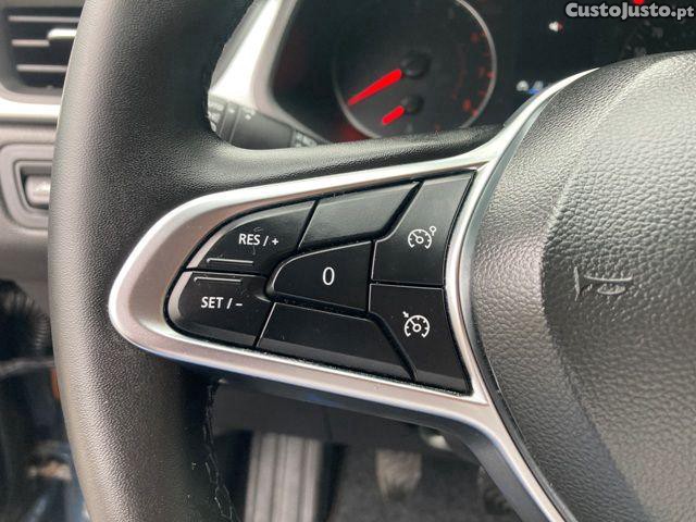 Renault Captur TCe 90 ZEN — fotografia 18