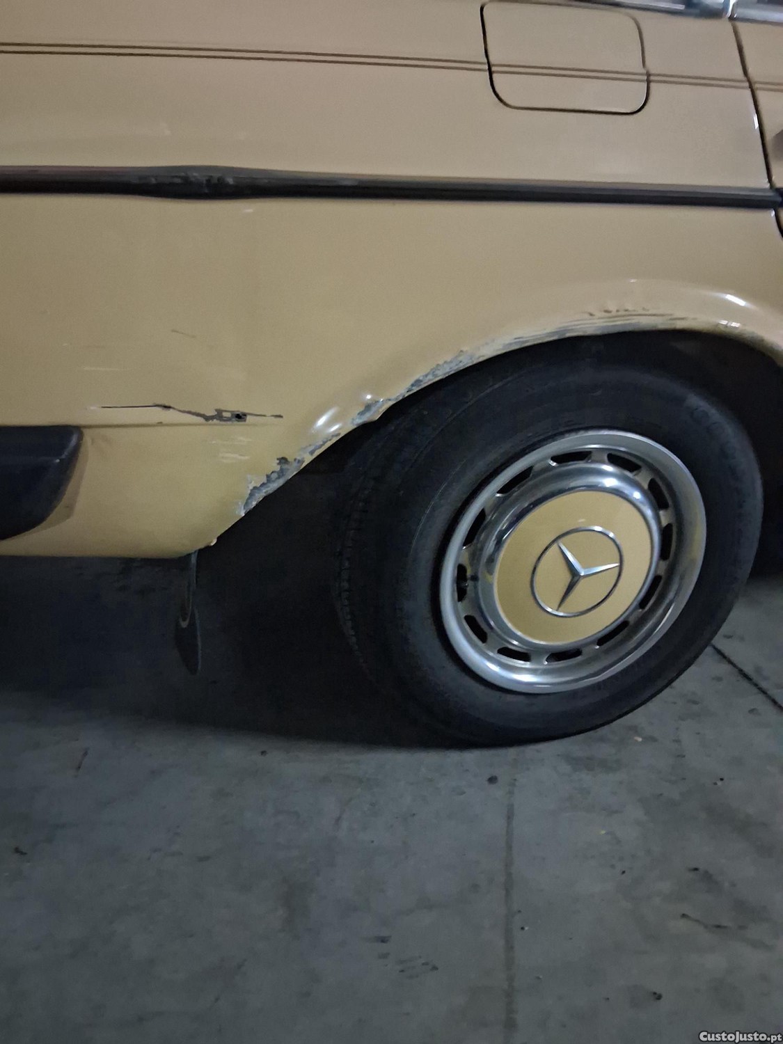 Mercedes-Benz 240 W123 240D Versão Americana foto 3