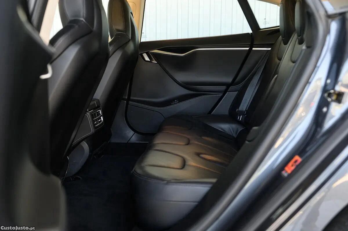 Tesla Model S 85 Standard RWD — fotografia 9