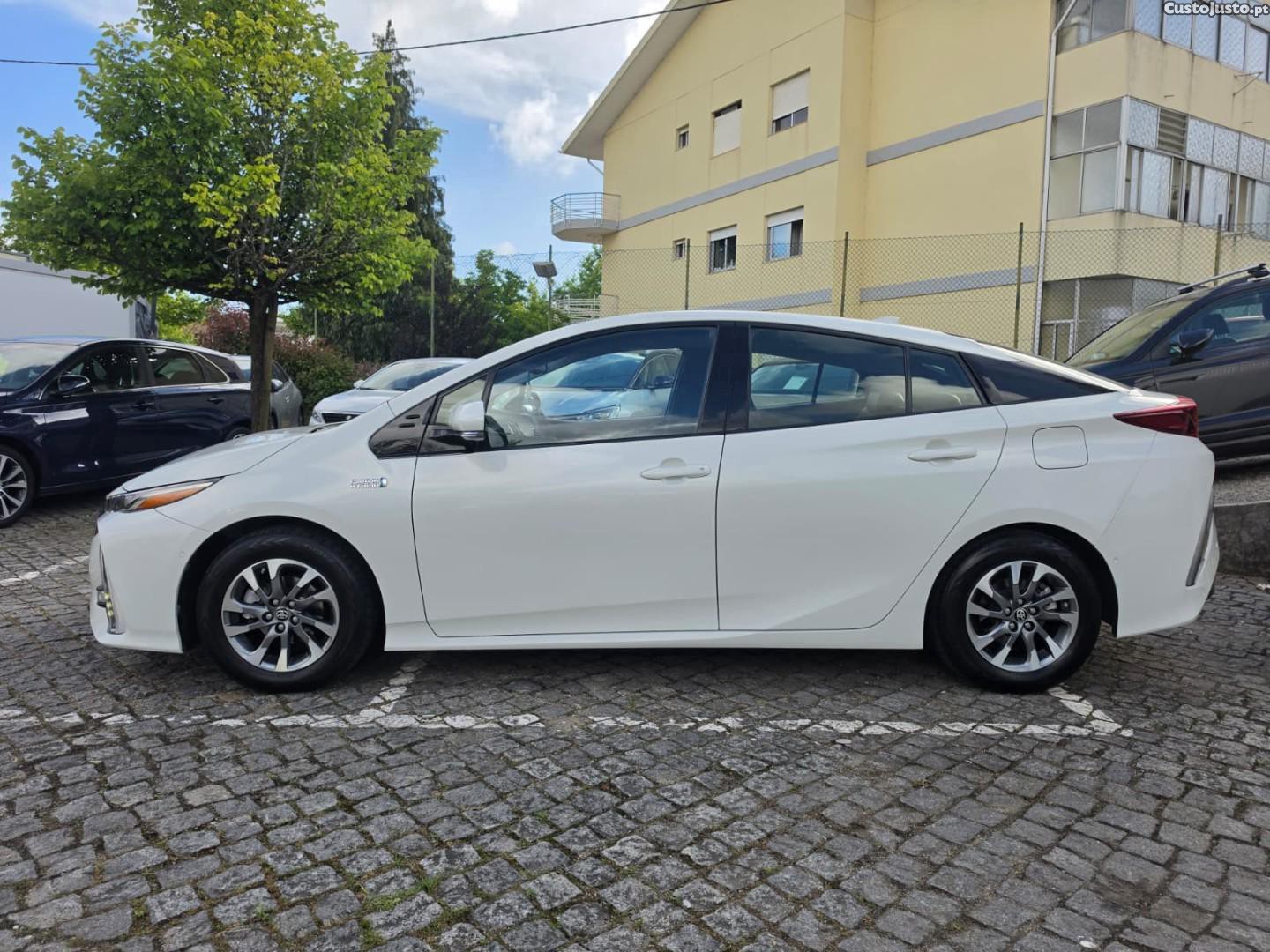 Toyota Prius 1.8 Plug-In Luxury Pele — fotografia 16