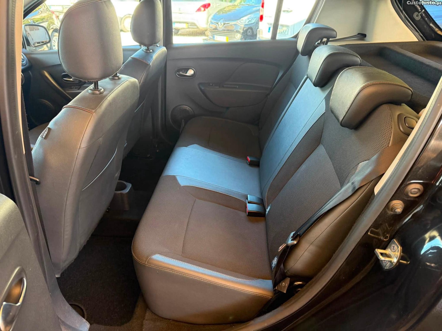 Dacia Sandero 1.5 Blue dCi Stepway — fotografia 3