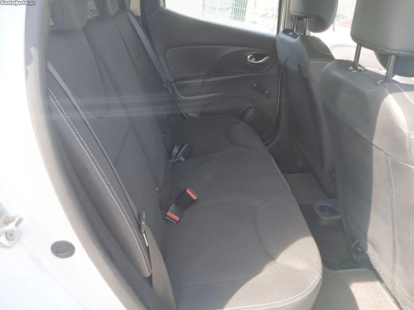 Renault Clio 1.5 dci confort — fotografia 5