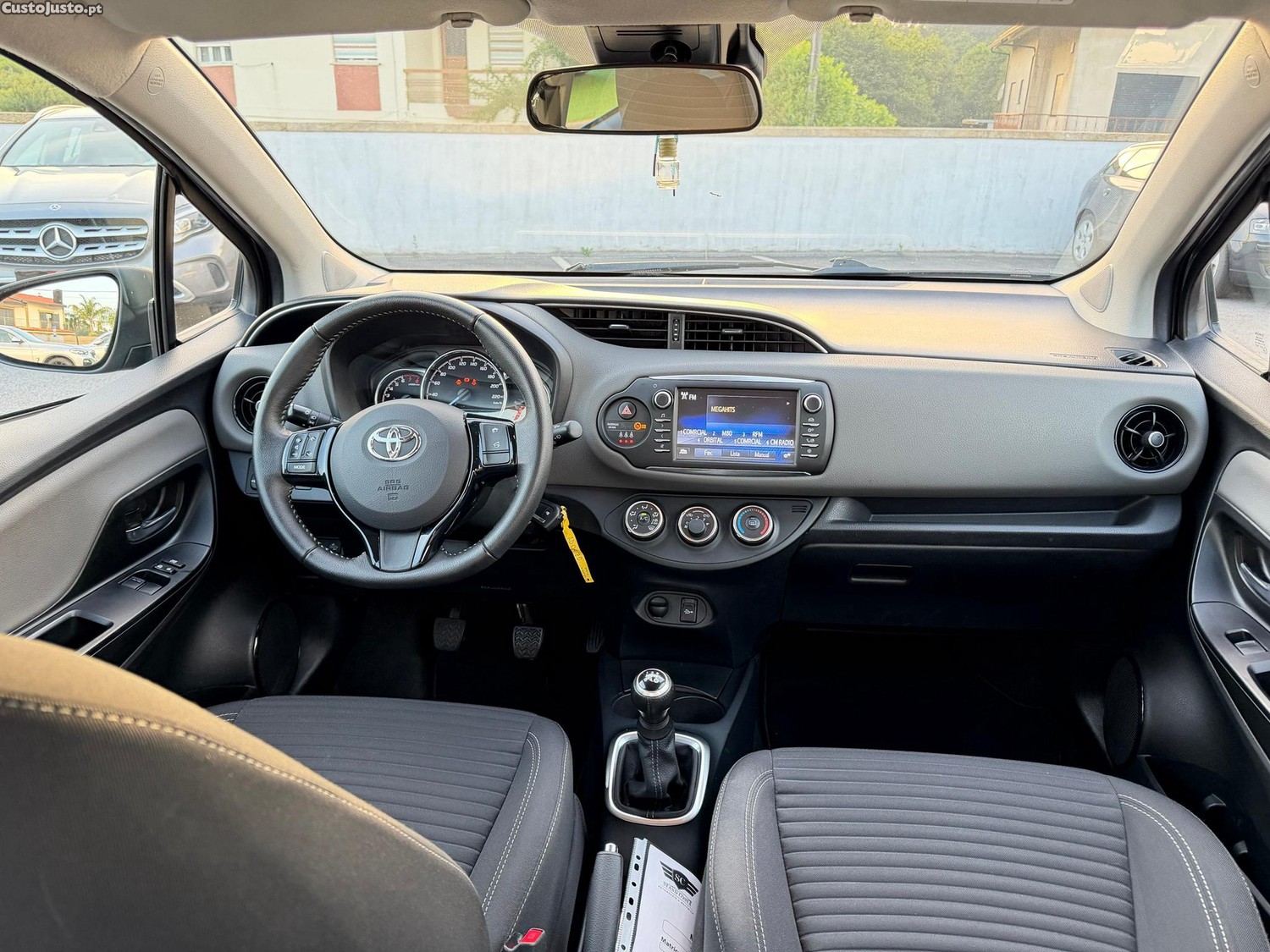 Toyota Yaris 1.0 VVT-i Comfort — fotografia 19