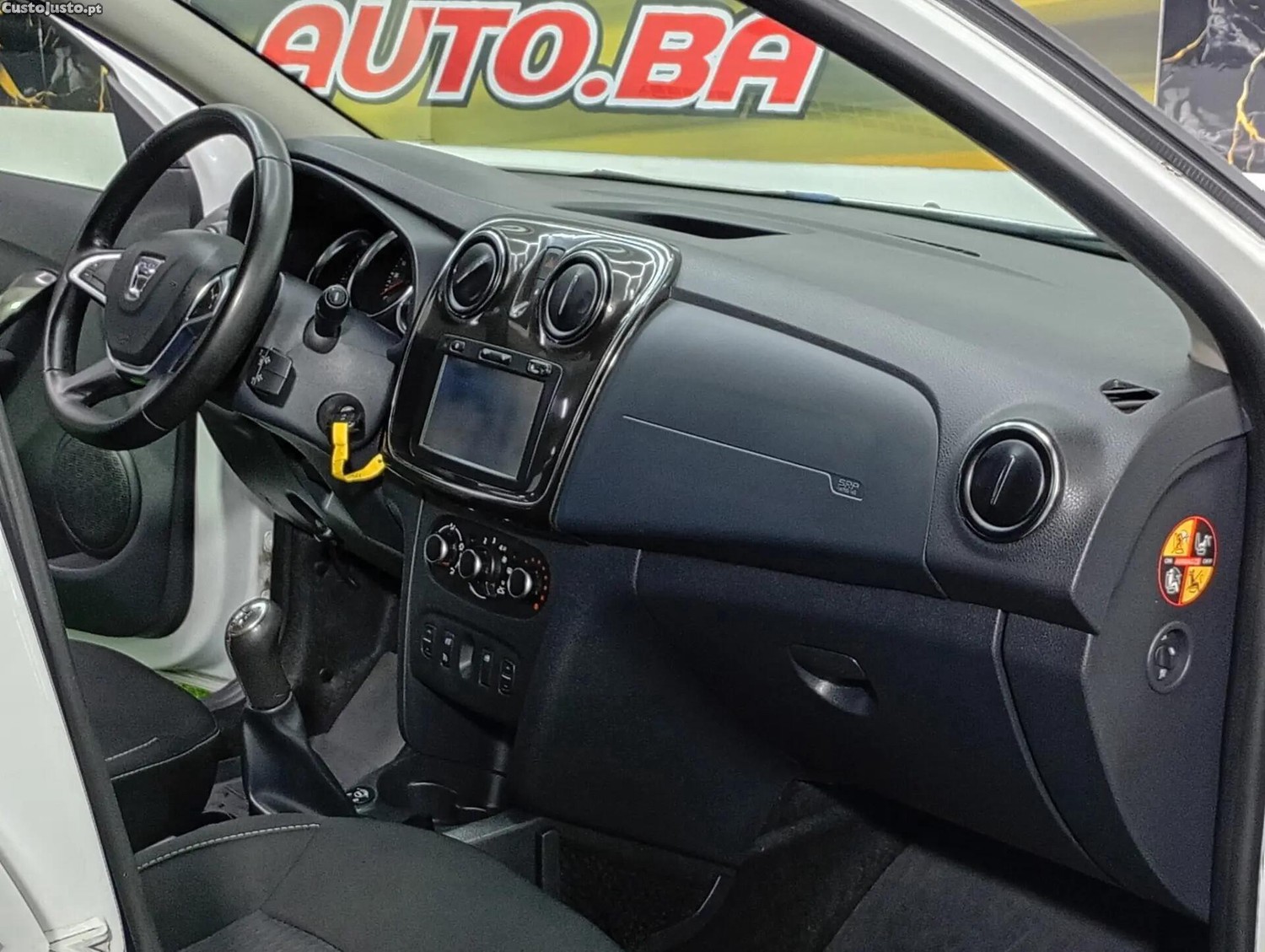 Dacia Logan 0.9 TCe Comfort Bi-Fuel — fotografia 5