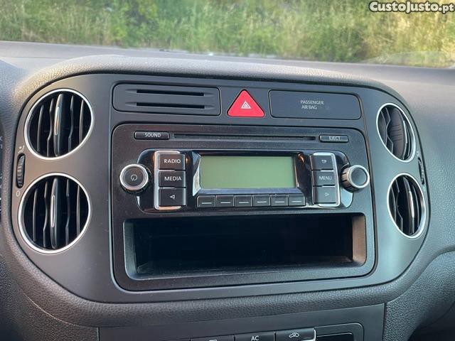 Volkswagen Golf Plus 1.6TDI Confort — fotografia 11