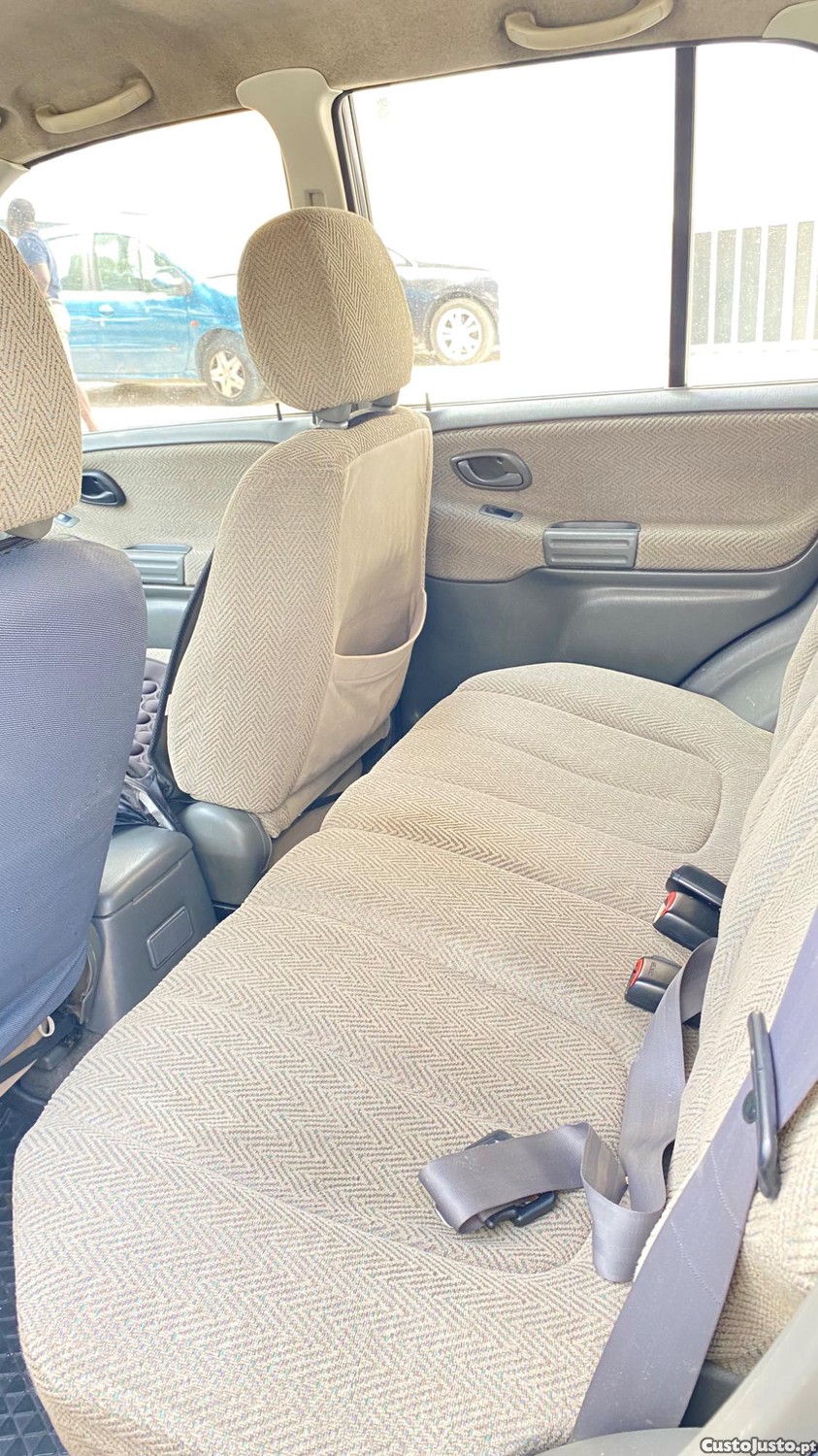 Suzuki Grand Vitara suv — photo 3