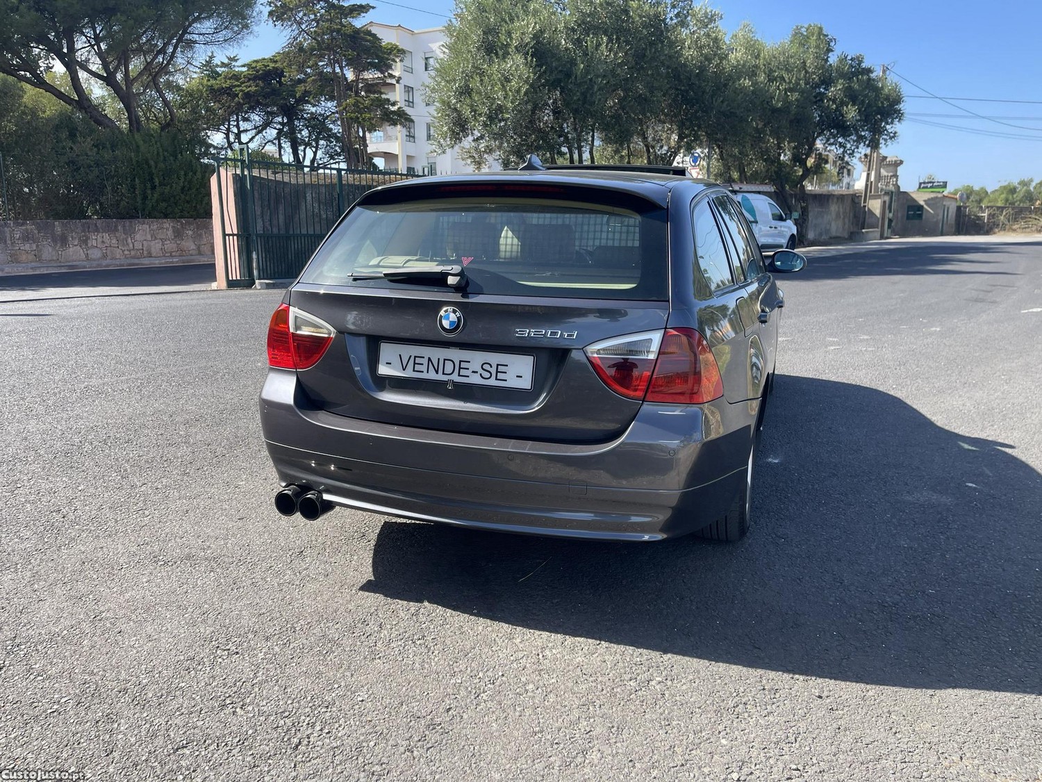 BMW 320 D — fotografia 9