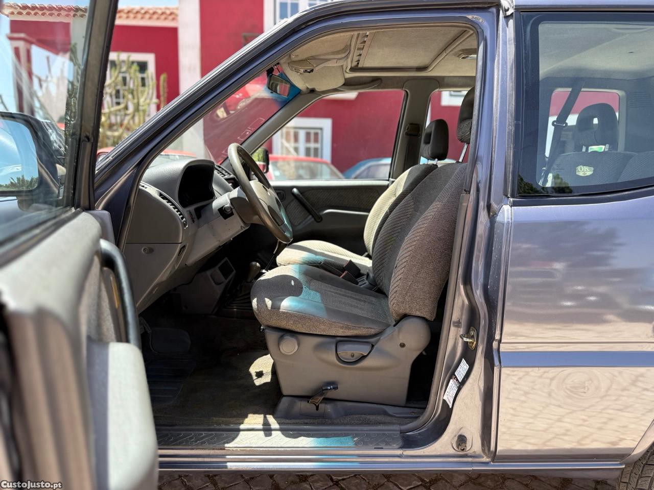 Nissan Terrano II — fotografia 13