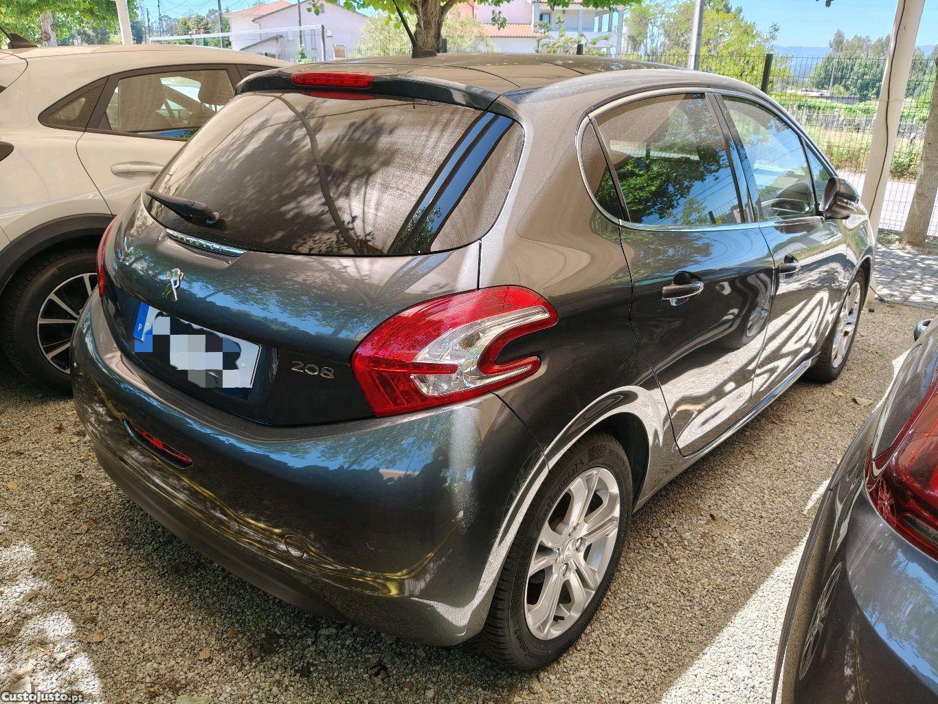 Peugeot 208 1.2 Allure — fotografia 10