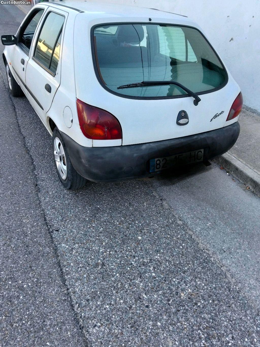 Ford Fiesta 1.8 diesel 5 lugares - 97 foto 2