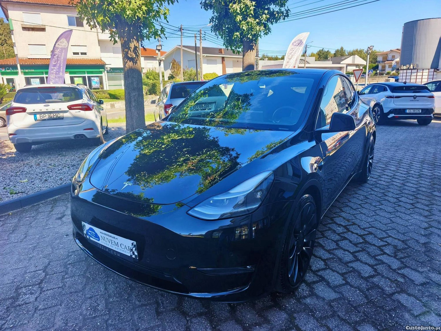 Tesla Model Y Dual Motor Long Range Performance — fotografia 10