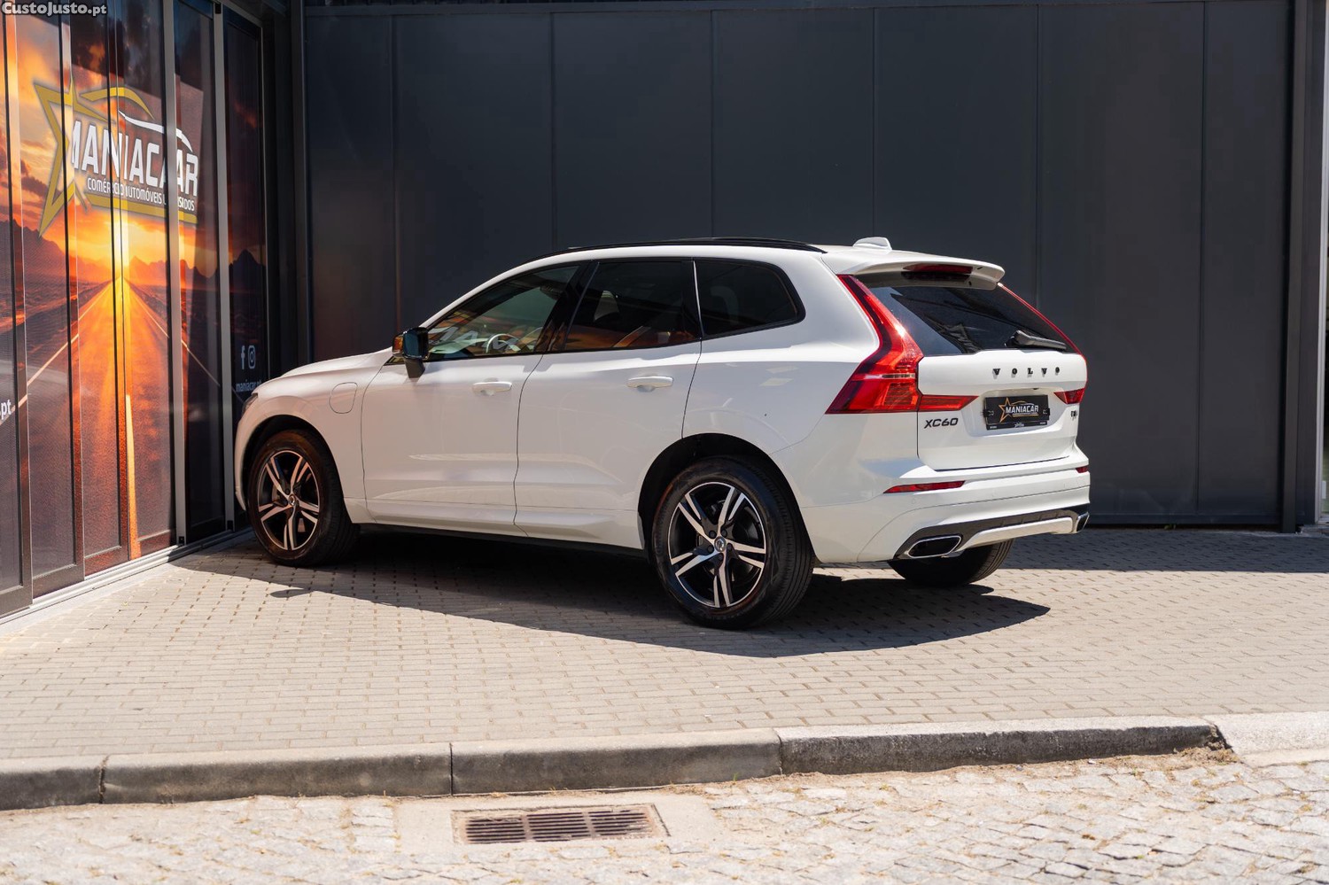Volvo XC 60 R-Design T8 twin engine — fotografia 12