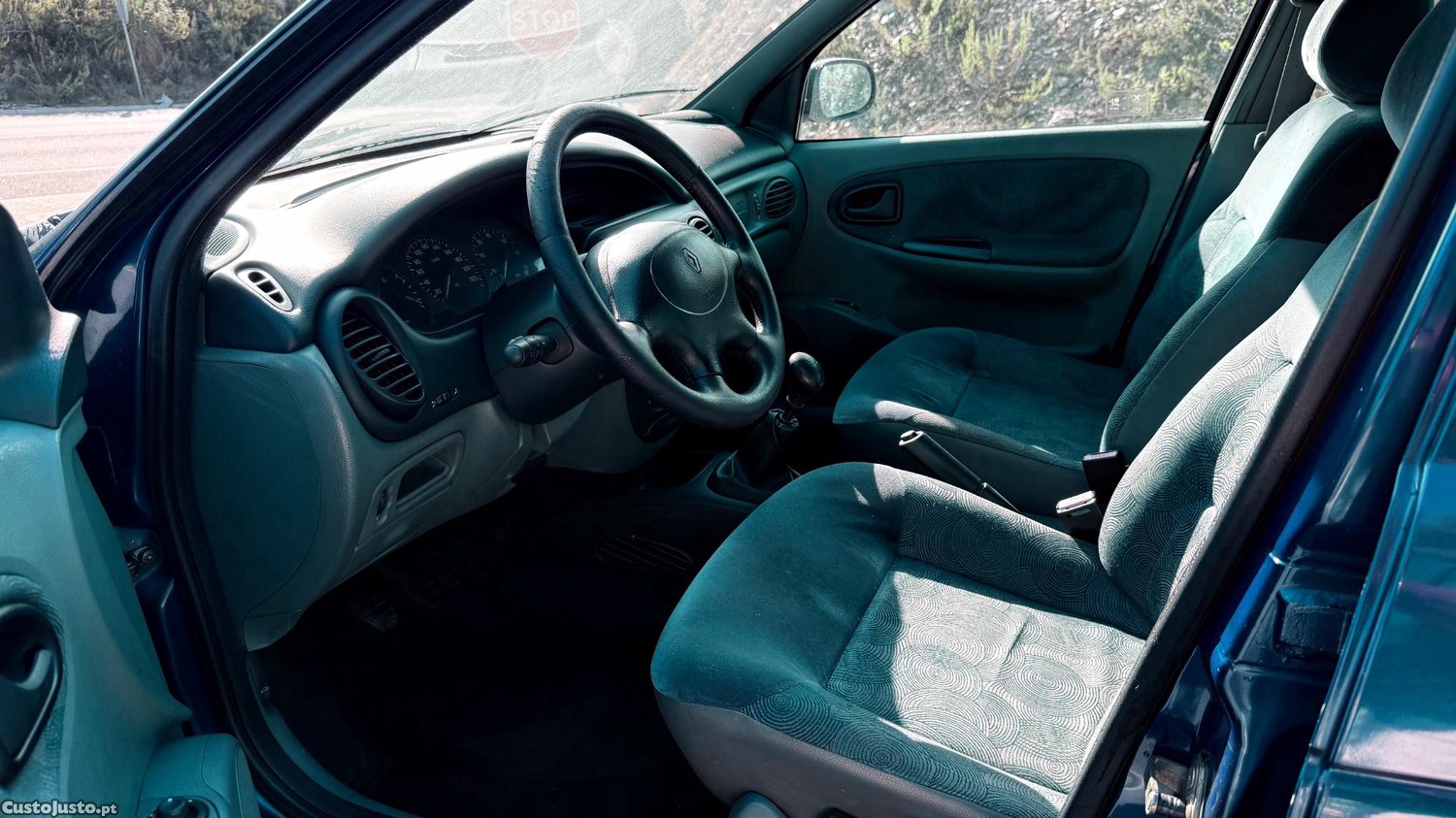 Renault Mégane 1.4 Symbol — fotografia 6