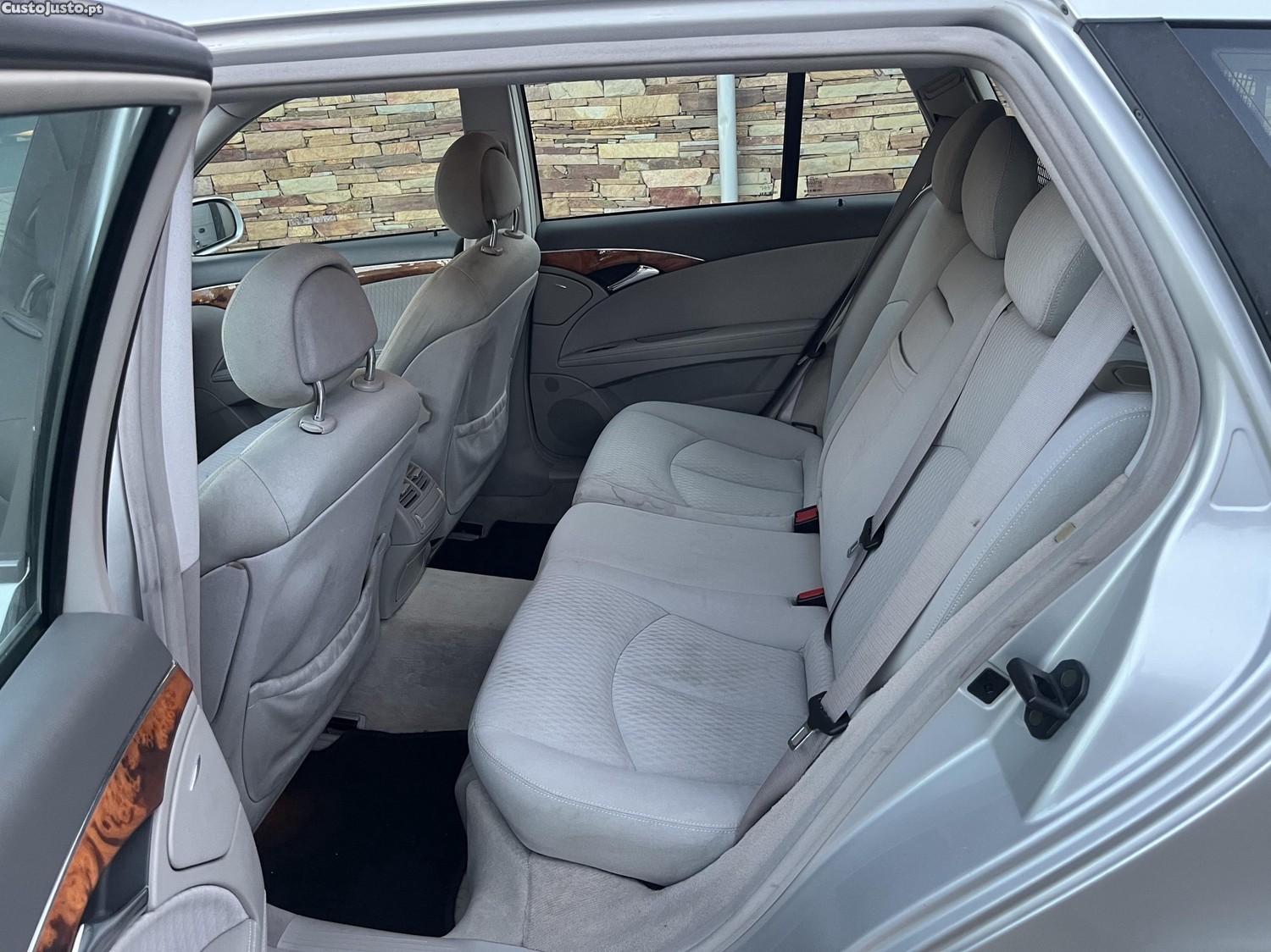 Mercedes-Benz E 220 Elegance — fotografia 4