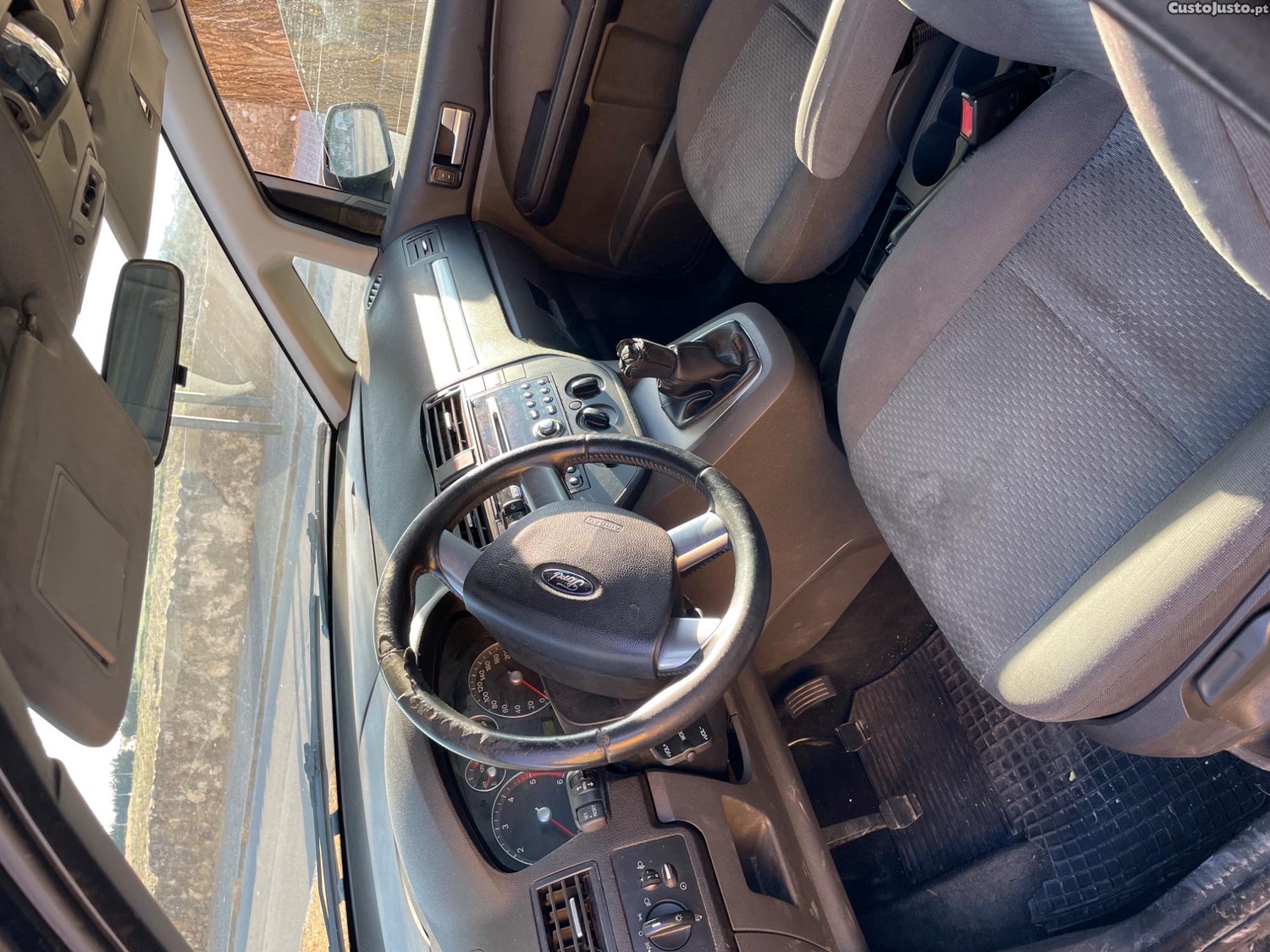 Ford Focus ( C-Max) — fotografia 3