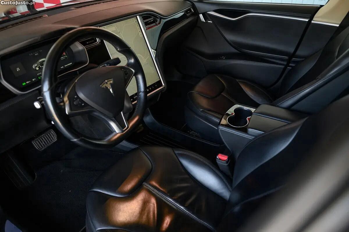 Tesla Model S 85 Standard RWD — fotografia 12