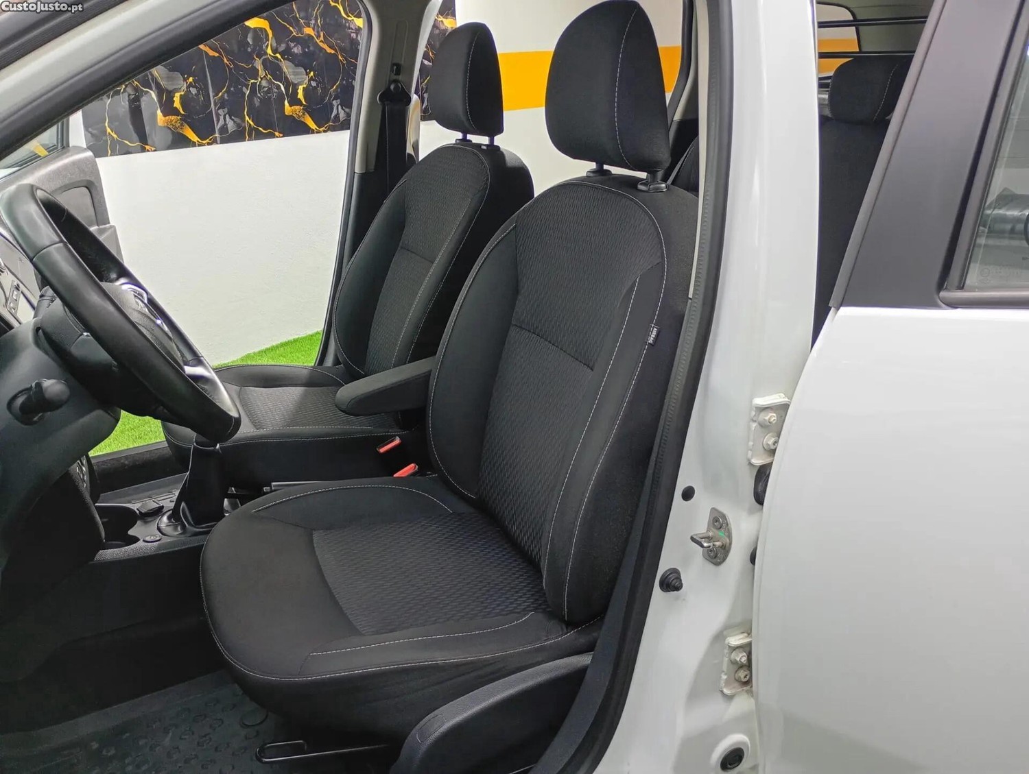 Dacia Logan 0.9 TCe Comfort Bi-Fuel — fotografia 14