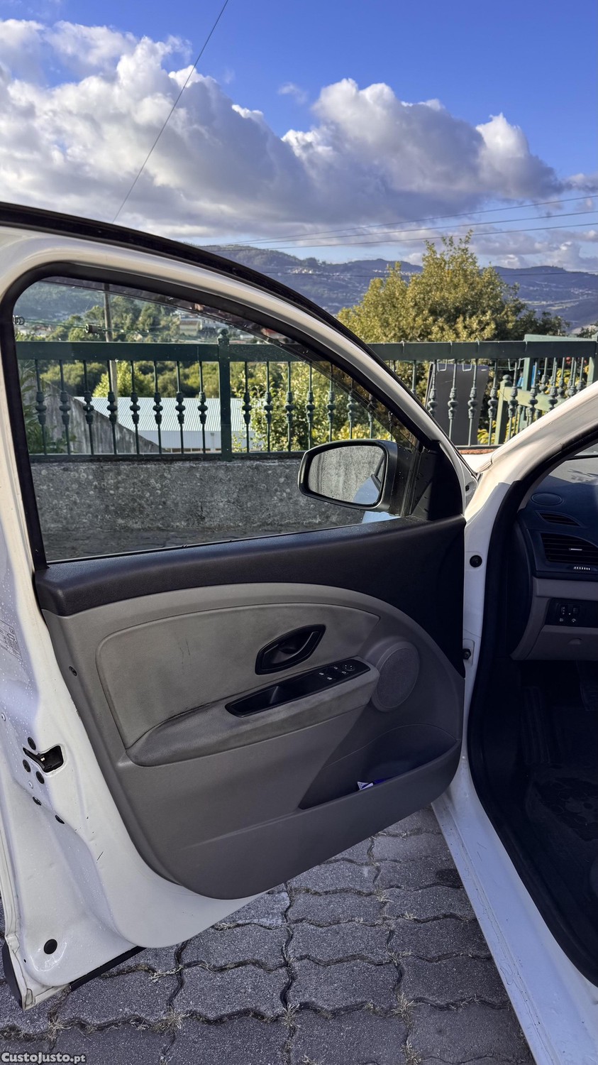 Renault Mégane 1.5 societe — fotografia 3