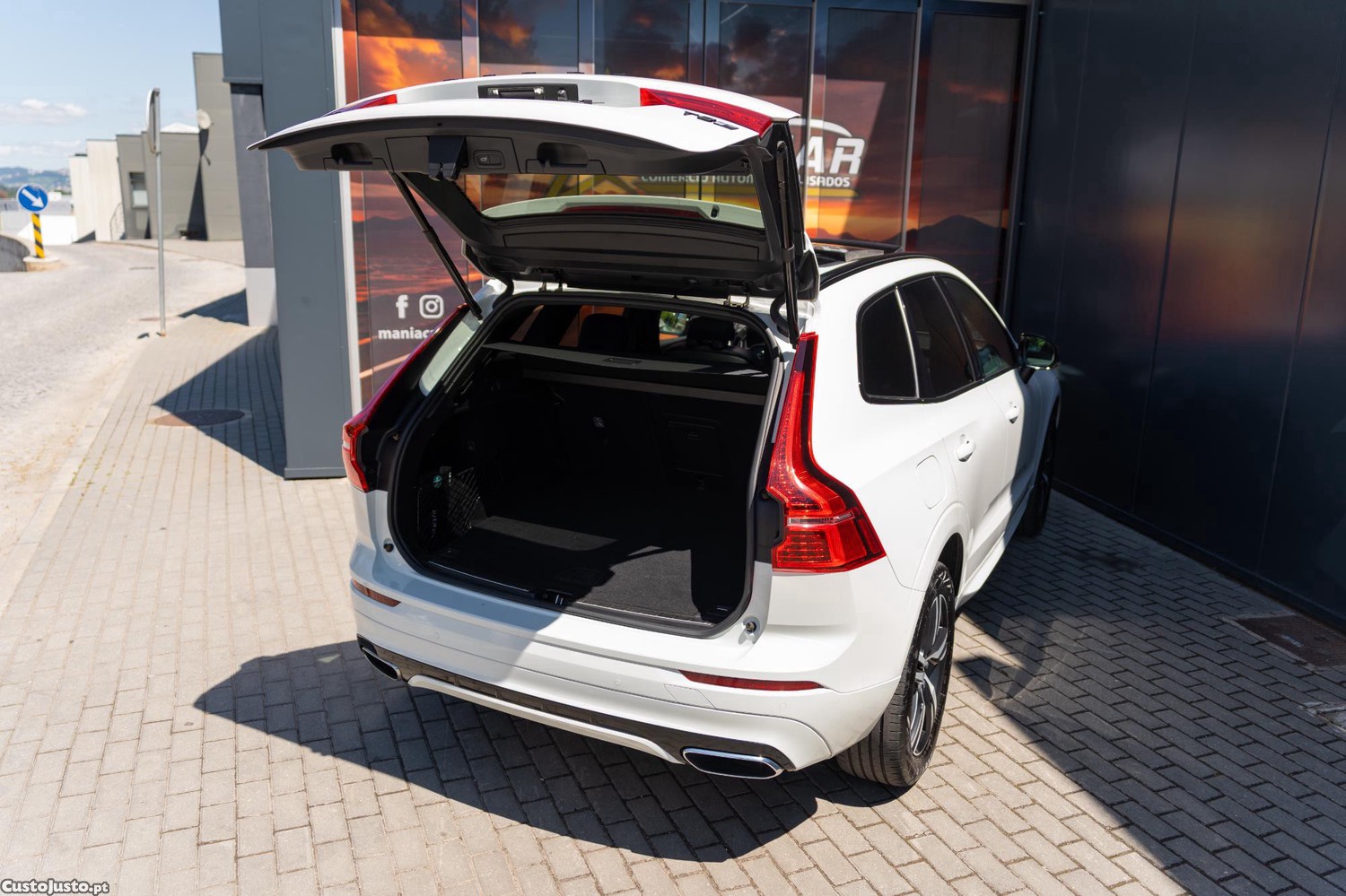 Volvo XC 60 R-Design T8 twin engine — fotografia 11