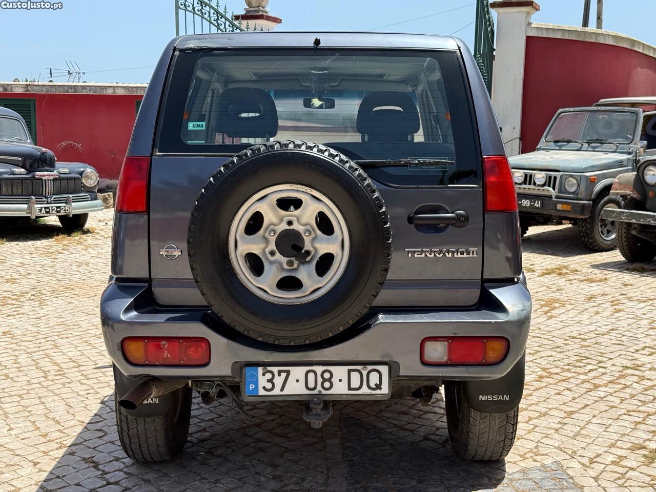 Nissan Terrano II — fotografia 16