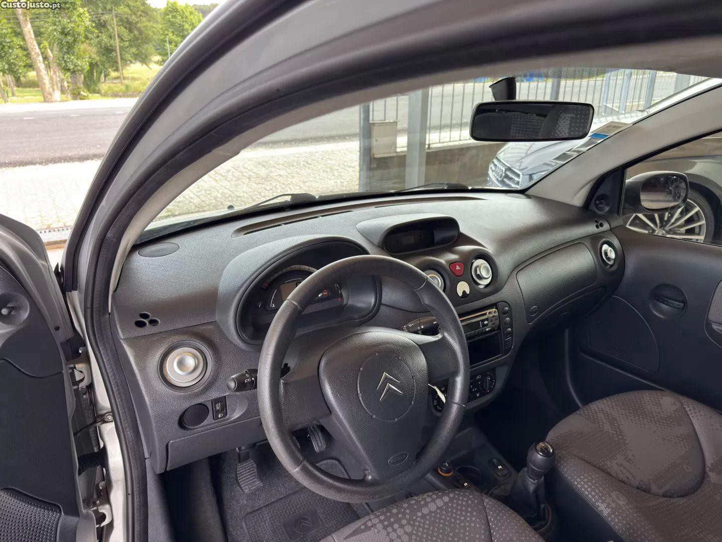 Citroën C2 1.1 — fotografia 10