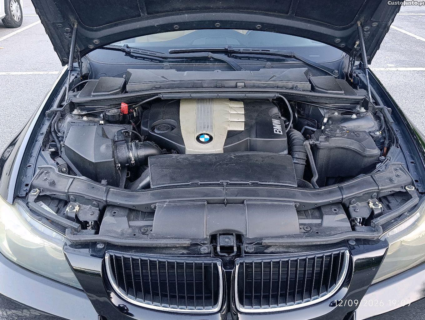 BMW 320 touring — fotografia 3